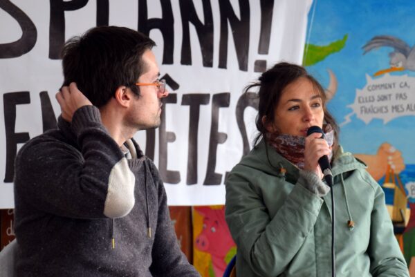 Kazetennerien Caroline Trouillet ha Sylvain Ernault e festival Dérivages e Plangonwal, e bae Sant-Vrieg e miz Gwengolo 2022.